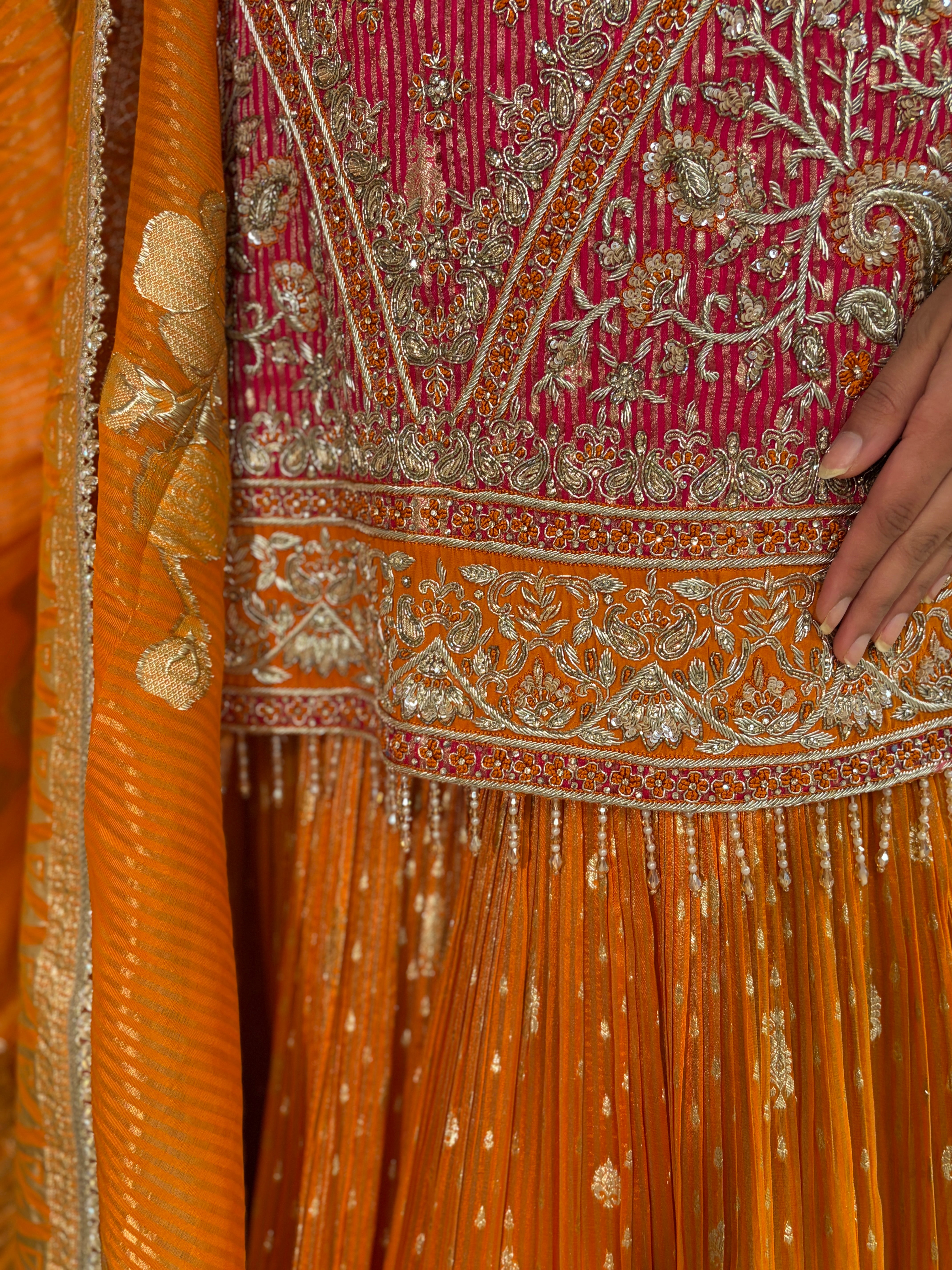 Gulabi sunset sharara