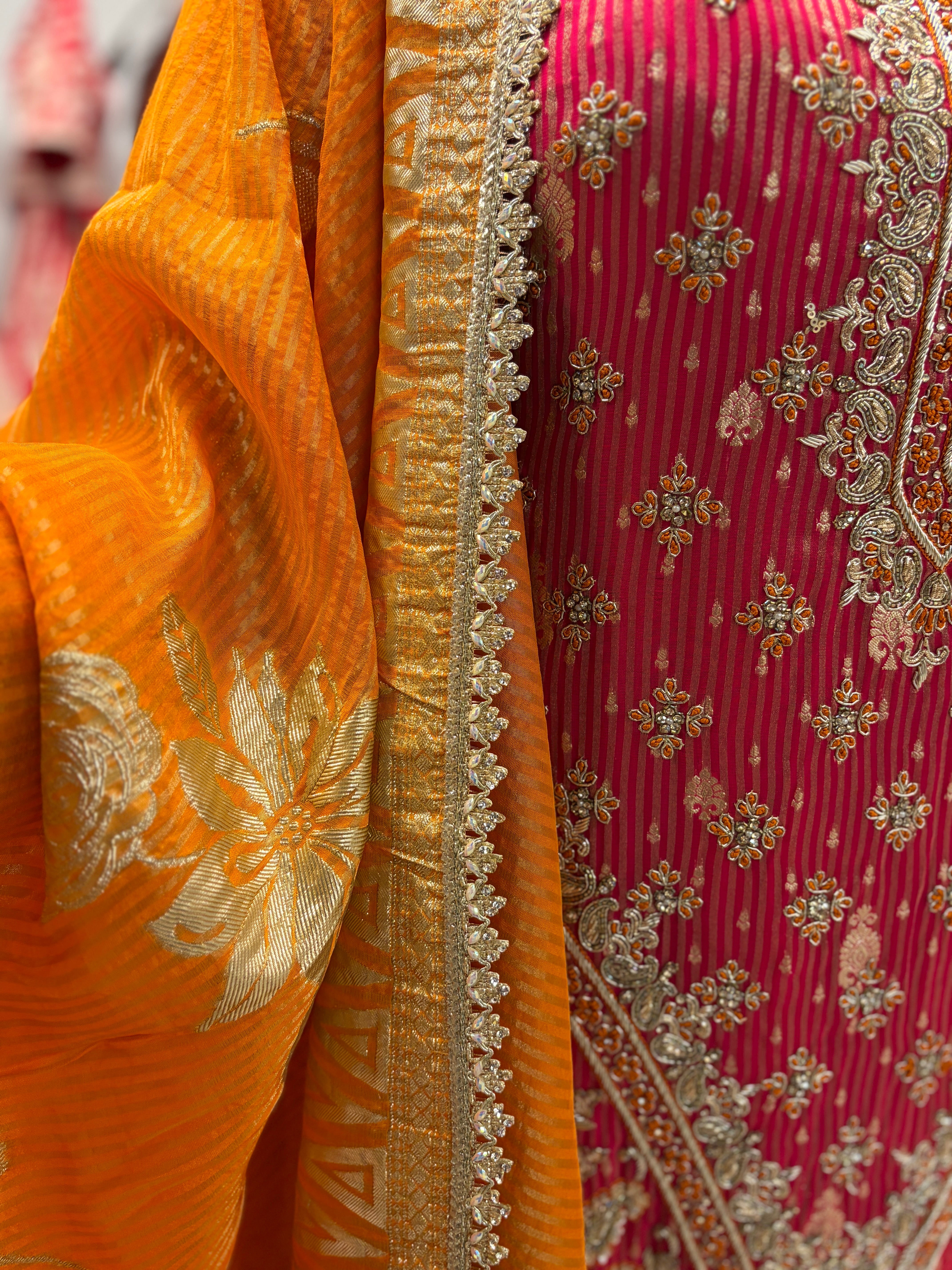 Gulabi sunset sharara